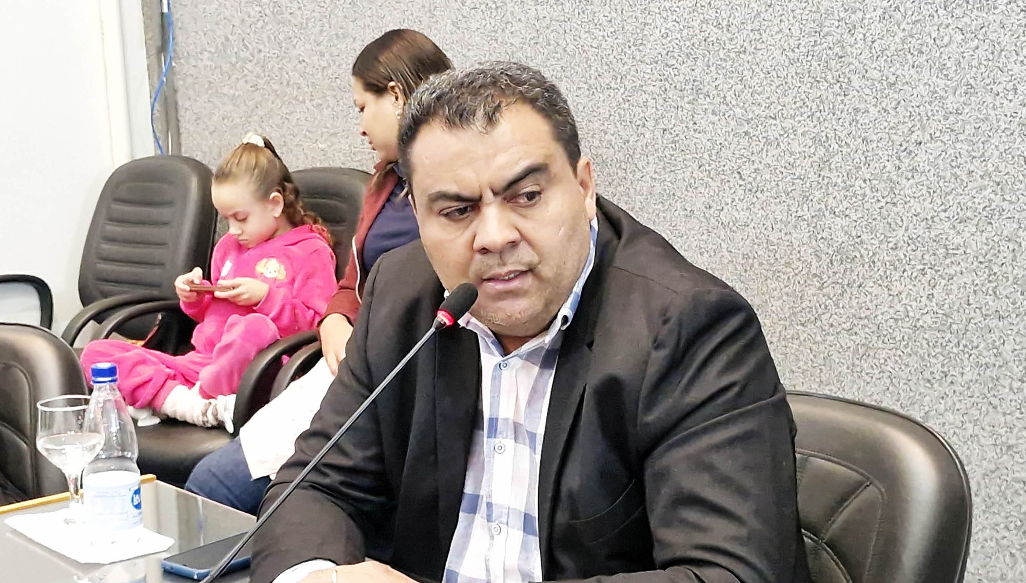 VEREADOR PROPÕE INSTALAÇÃO DE LIXEIRAS COMUNS E SELETIVAS EM PRAÇAS E ESPAÇOS PÚBLICOS DE FRONTEIRA